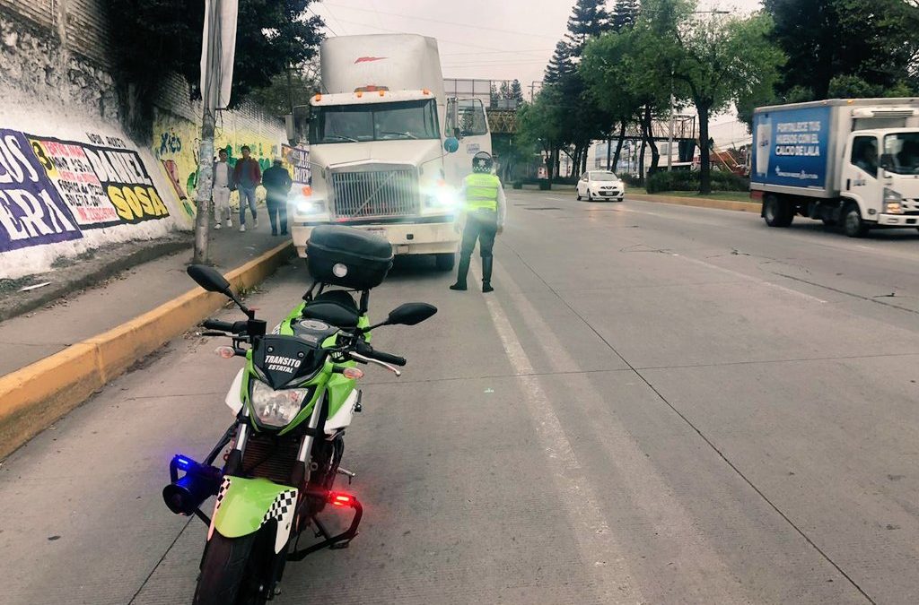 Regulan circulación de tráileres y transporte de materiales peligrosos en Veracruz