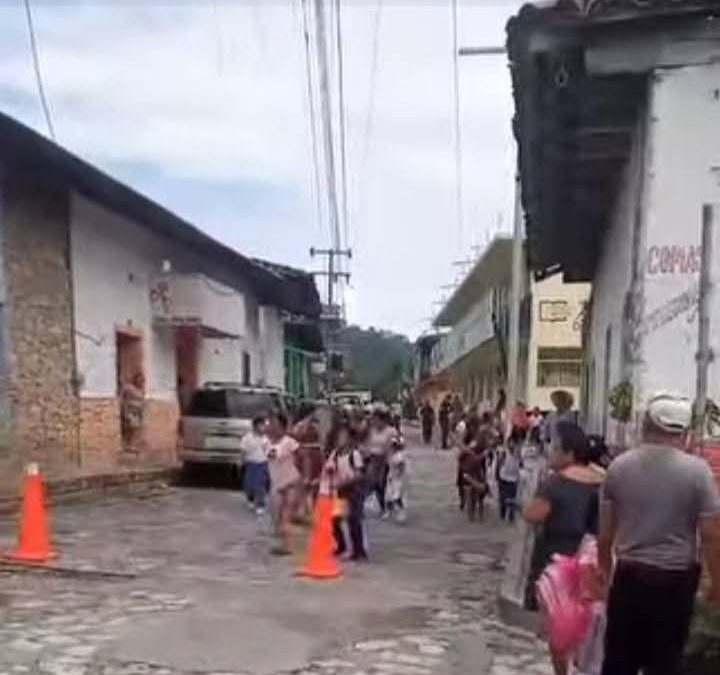 DRONES CON EXPLOSIVOS ATACAN LA CASA DEL CANDIDATO ELECTO LAURO BECERRA DEL MUNICIPIO DE COXQUIHUI