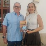 Presenta Poemario “Prólogo: Brisa de Tinta y Alma” y su disco “Fusión de Soles”.