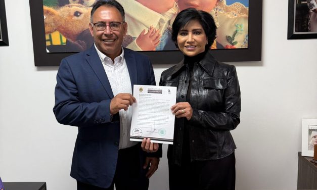 ELIZABETH MORALES PONE LOS TESTAMENTOS A 200 PESOS