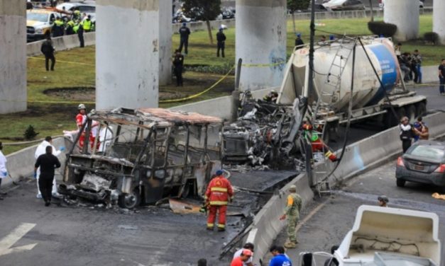 Aumentan muertes y heridos tras explosión de pipa en Iztapalapa; señalan exceso de velocidad y posibles irregularidades