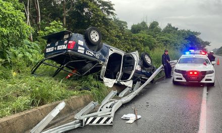 VUELCA PATRULLA DE SSP VERACRUZ EN LAS CHOAPAS
