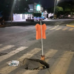 Con una playera, señalizan socavón en Veracruz