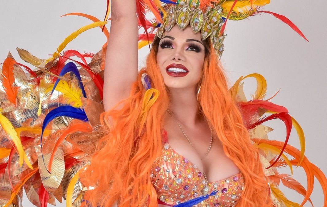 LA VEDETTE VERACRUZANA MONICA DE LA TORRE PRESENTARA «DIVA´´S