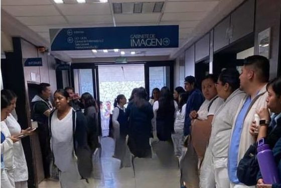 🏥𝗣𝗥𝗢𝗧𝗘𝗦𝗧𝗔 𝗗𝗘 𝗧𝗥𝗔𝗕𝗔𝗝𝗔𝗗𝗢𝗥𝗘𝗦 𝗗𝗘𝗟 𝗛𝗢𝗦𝗣𝗜𝗧𝗔𝗟 𝗖𝗢𝗩𝗔𝗗𝗢𝗡𝗚𝗔; 𝗗𝗘𝗡𝗨𝗡𝗖𝗜𝗔𝗡 𝗙𝗔𝗟𝗧𝗔 𝗗𝗘 𝗣𝗔𝗚𝗢 𝗬 𝗔𝗠𝗘𝗡𝗔𝗭𝗔𝗦