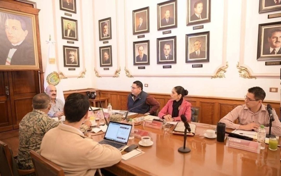ONCE POLICIAS MUNICIPALES DETENIDOS EN ATOYAC TRAS ENFRENTAMIENTO ARMADO, SON INGRESADOS AL PENAL DE MEDIANA SEGURIDAD LA TOMA