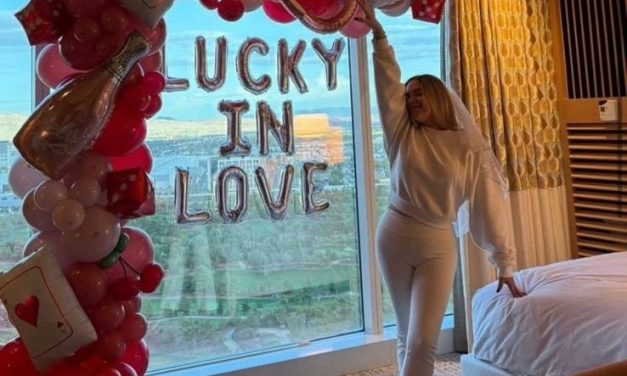 DIPUTADA DE MORENA SE PASEA POR LA VEGAS, MIENTRAS SUS REPRESENTADOS ESTAN BAJO EL AGUA