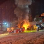 POR NEGARSE A PAGAR PISO INCENDIAN TRACTOCAMIONES DE EMPRESA EN ACAYUCAN