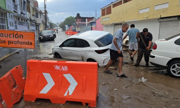 VOLCADURAS, ACCIDENTES Y SOCAVÓN EN VERACRUZ PUERTO
