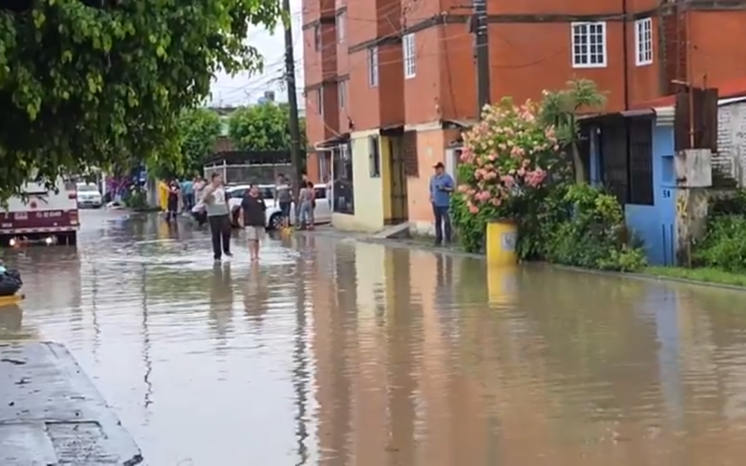 COLONIAS INUNDADAS EN POZA RICA POR DESBORDAMIENTO DEL RÍO CAZONES (VIDEO)