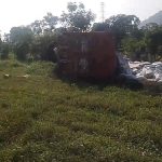 VUELCA TORTON CARGADO CON HARINA EN LA AUTOPISTA CÓRDOBA-VERACRUZ