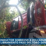 CONDUCTOR COBREVIVE A VOLCADURA EN EL LIBRAMIENTO PASO EL TORO – SANTA FE