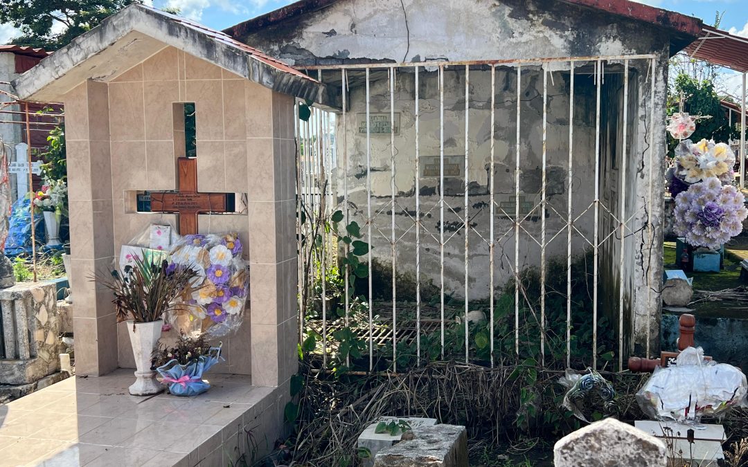 PELIGRO Y ABANDONO EN EL PANTEON DE SAN ANDRES TUXTLA A DÍAS DE MUERTOS