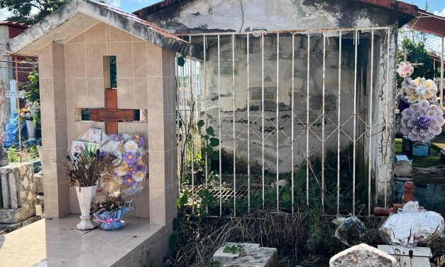PELIGRO Y ABANDONO EN EL PANTEON DE SAN ANDRES TUXTLA A DÍAS DE MUERTOS