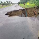 CIERRAN TRAMO CARRETERO BOCA DEL RIO – ANTÓN LIZARDO POR ENORME SOCAVÓN