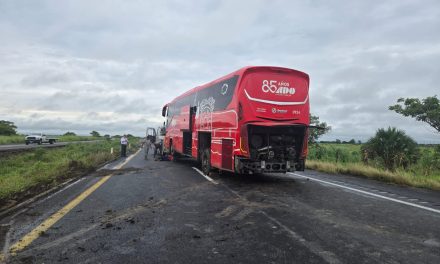 🚌ACCIDENTE DE ADO EN AUTOPISTA LA TINAJA COSOLEACAQUE