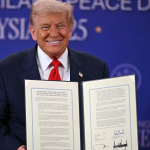 México llega con un acuerdo de seguridad, migración y comercio al final de la cuenta atrás de los aranceles de Trump