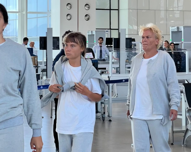 Israel libera a 27 españoles de la flotilla, pero retiene a una detenida acusada de agredir a una doctora