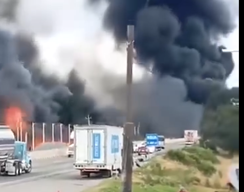 EXPLOTA PIPA EN LA AUTOPISTA MÉXICO-PUEBLA (VIDEO)