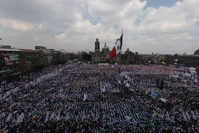 Un baño de masas en el Zócalo: Sheinbaum inicia un nuevo año con una demostración de músculo político
