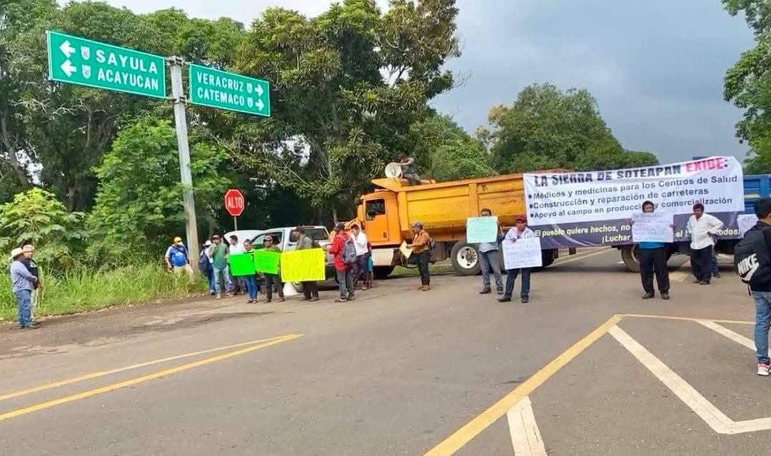 #Bloqueo en la carretera costera del Golfo en el tramo #Acayucan-#SanMiguel