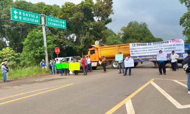 #Bloqueo en la carretera costera del Golfo en el tramo #Acayucan-#SanMiguel