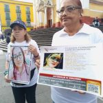 Madre de joven #desaparecida en #SanAndrésTuxtla pide apoyo ciudadano en Plaza Lerdo: “Sigo buscando a mi hija, no me rendiré”