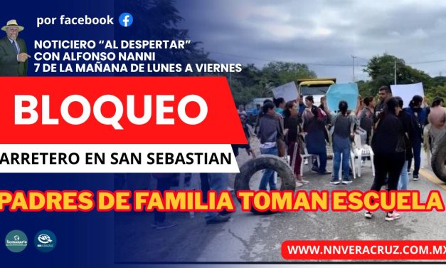 🚨TOMAN ESCUELA Y BLOQUEAN TRAMO CARRETERO EN TANTOYUCA