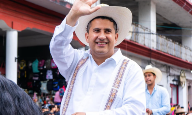 Carlos Manzo: un sombrero en un pajar