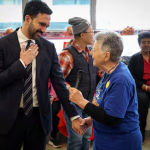 Cien mil voluntarios y un millón de puertas tocadas: la histórica campaña de Zohran Mamdani para la alcaldía de Nueva York
