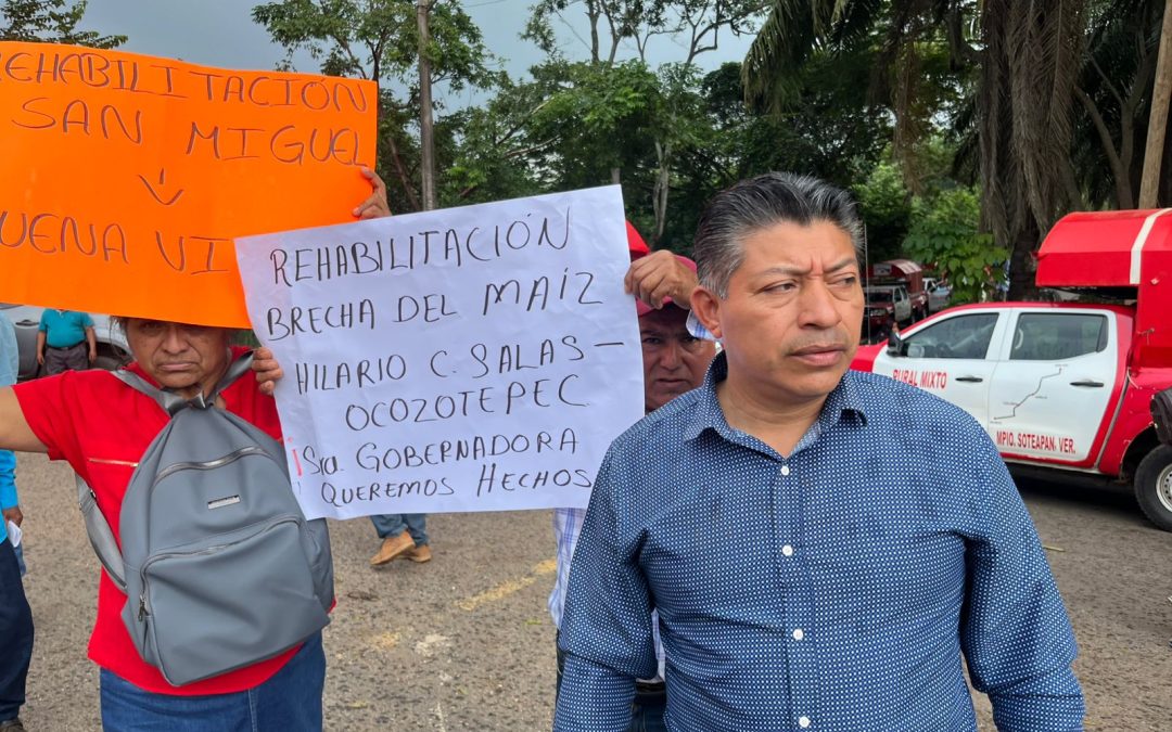 BLOQUEAN LA CARRETERA COSTERA DEL GOLFO EN EL SUR DE VERACRUZ