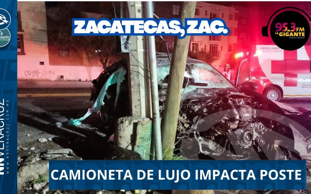 CAMIONETA DE LUJO IMPACTA CONTRA FACHADA DE EDIFICIO