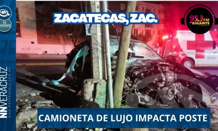 CAMIONETA DE LUJO IMPACTA CONTRA FACHADA DE EDIFICIO