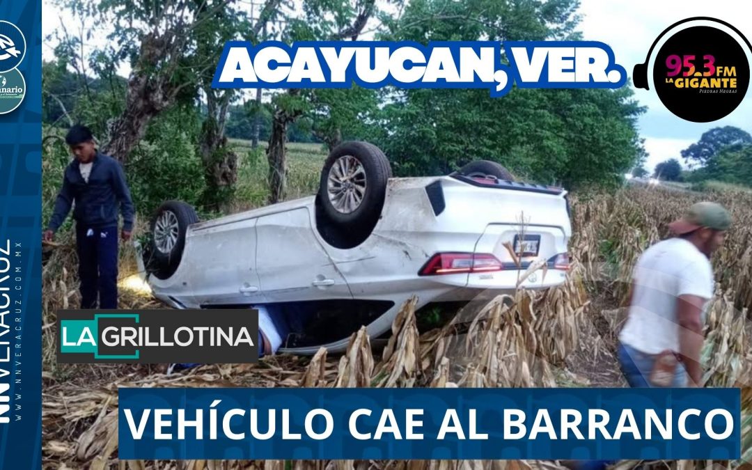 VEHÍCULO CAE AL BARRANCO TRAS SER IMPACTADO POR OTRA UNIDAD
