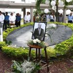 Muerto el Rey; viva el Rey.