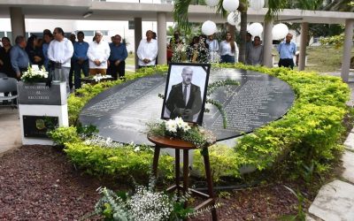 Muerto el Rey; viva el Rey.