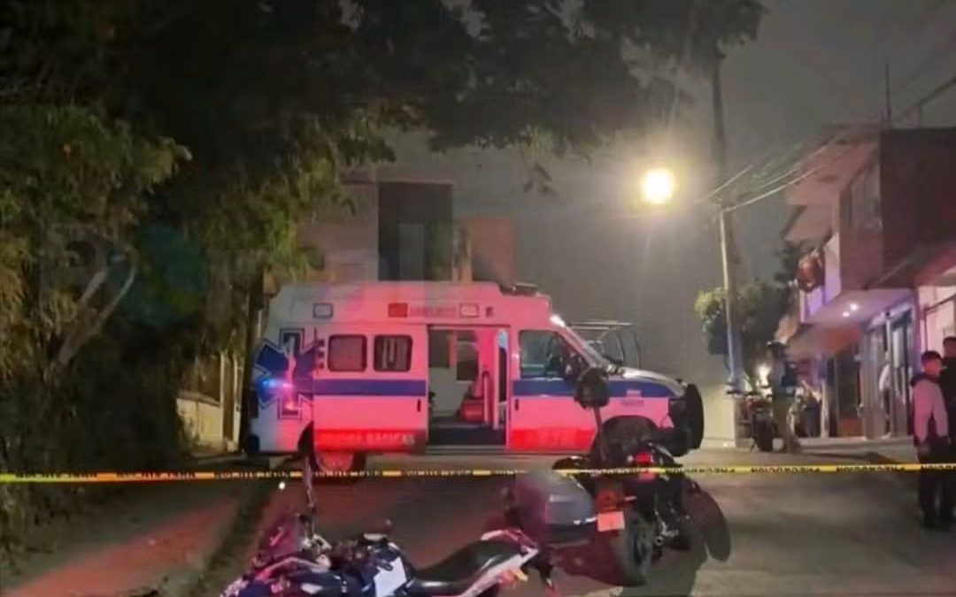 Muere apuñal4do masculino por su amigo en #Xalapa