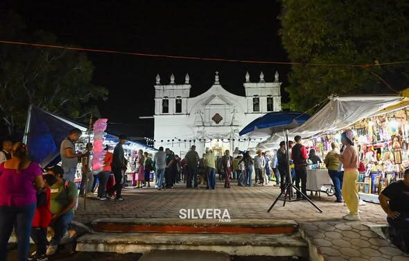 COTAXTLECOS PRESENTES EN LA FERIA Y FIESTAS DE LA VIRGEN DE LA O EN CUYUCUENDA