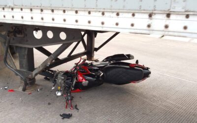 Motociclista resulta lesionado tras accidente con tráiler en el bulevar Córdoba–Peñuela