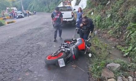 ROBAN MOTOCICLETA EN HUATUSCO; PRESUNTO RESPONSABLE HUYE ENTRE LA MALEZA.