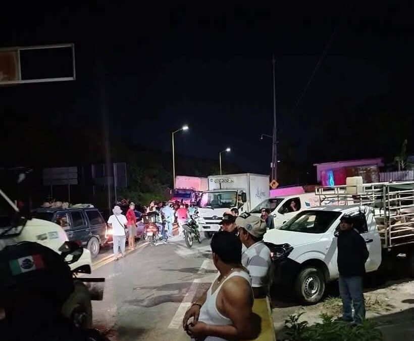 Continúa cerrada la carretera federal 180 a la altura de #Alvarado: Capufe