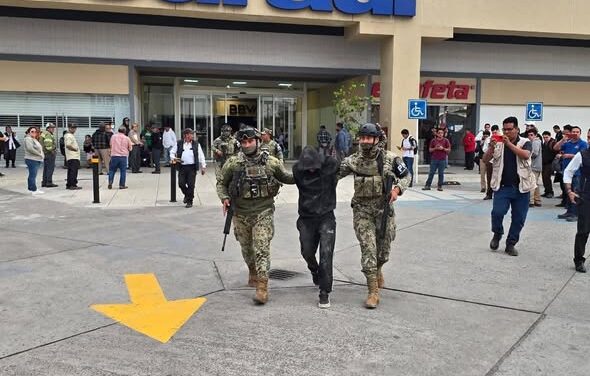 OPERATIVO EN PLAZA CRYSTAL