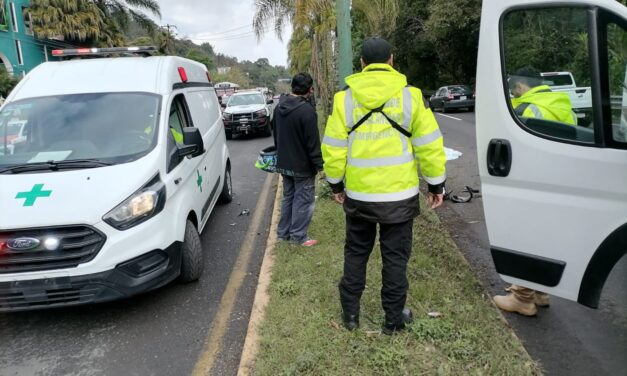 Motociclista pierde la vida sobre la carretera #coatepec