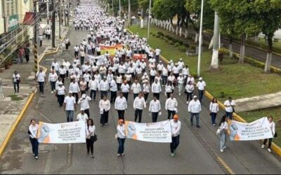 MARCHA DE MAESTROS DE LA SECCION 32 EN POZA RICA
