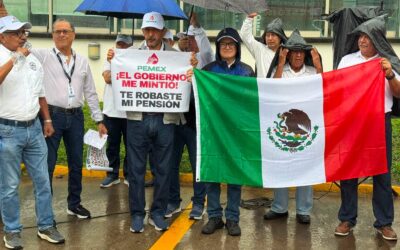 JUBILADOS DE PEMEX Y CENACE EXIGEN PAGO DE RETROACTIVOS Y DEROGACI脫N DEL ARTICULO 127