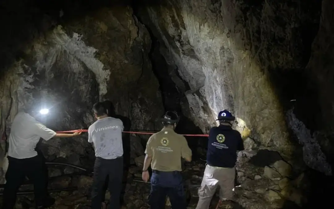Rescatistas de Zongolica participaron en búsqueda en grutas de Cuetzalan
