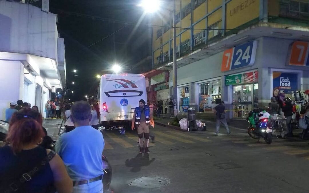 TRAGEDIA EN CÓRDOBA: MUERE MUJER ATROPELLADA POR UN AUTOBÚS