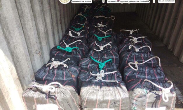 MARINA ASEGURA MÁS DE 1.6 TONELADAS DE PRESUNTA COCAÍNA EN UNA OPERACIÓN MARÍTIMA FRENTE A COSTAS DE MICHOACÁN