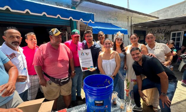 ALVARADO APUSTA POR EL TURISMO DE «FOODIES» Y REALIZA MEDIA TONELADA DE CEVICHE EN EL CALLEJÓN DE LOS MARISCOS