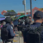 FUNCIONARIO BOQUEÑO AMENAZA A MADRES DE FAMILIA QUE SE MANIFIESTAN EN AVENIDA EN BOCA DEL RIO POR UNA BARDA ESCOLAR COLAPSADA